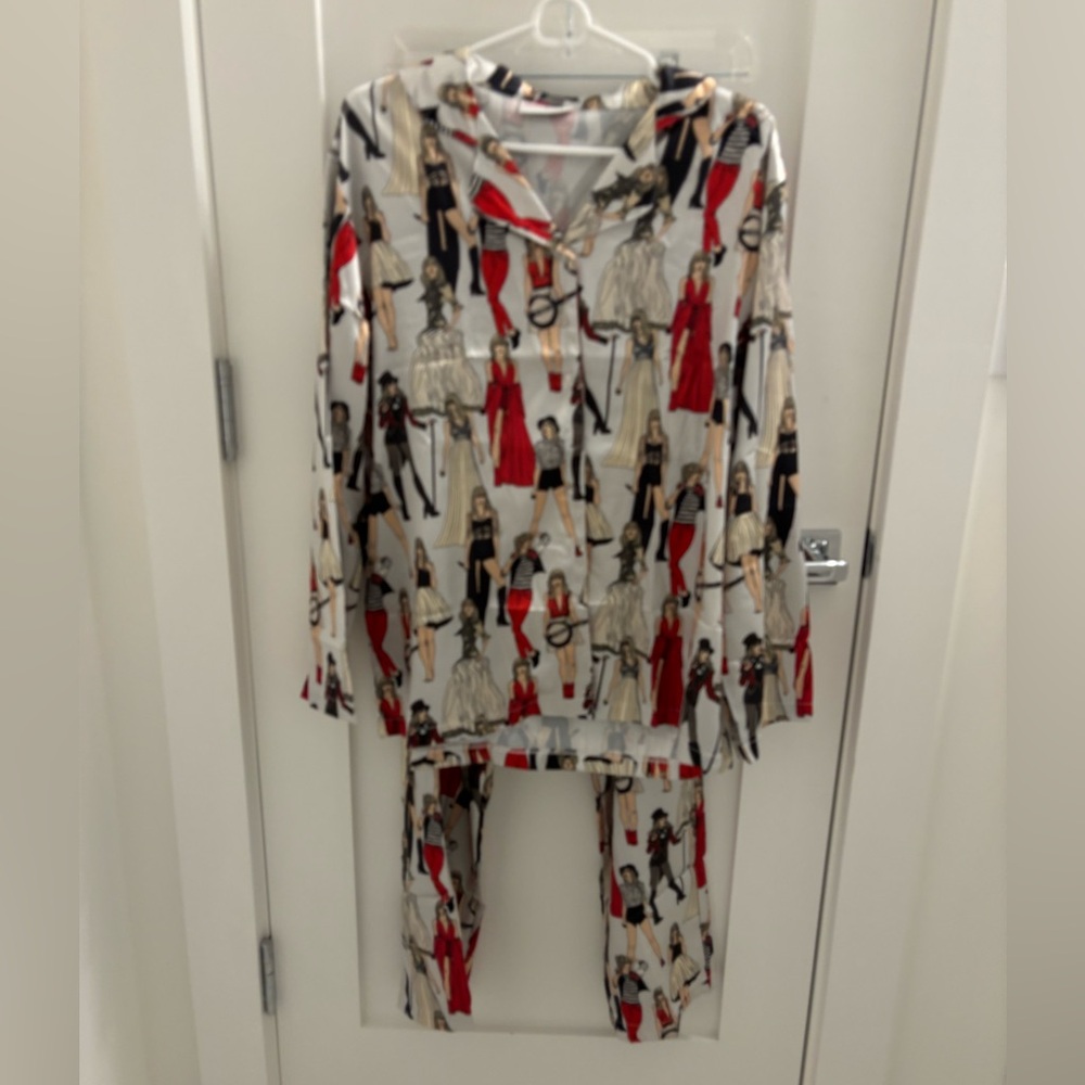 TAYLOR SWIFT red Taylor’s version pajamas size S NWOT